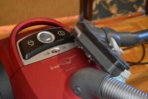 Rainbow® vacuum cleaner using water filtration technology to capture dust and allergens, helping improve clean air quality indoors.